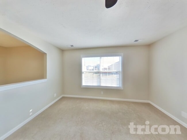 Building Photo - 1457 Mutual Dr