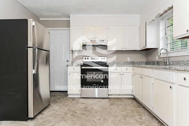 Foto del edificio - 411 Petunia Ave