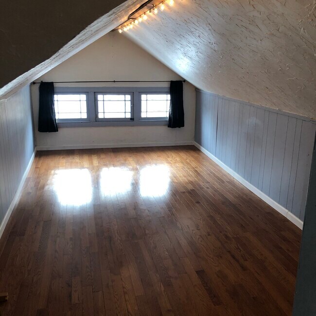 2nd bedroom - 1407 E 11th Ave