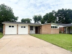 Building Photo - 3802 Westhampton Dr