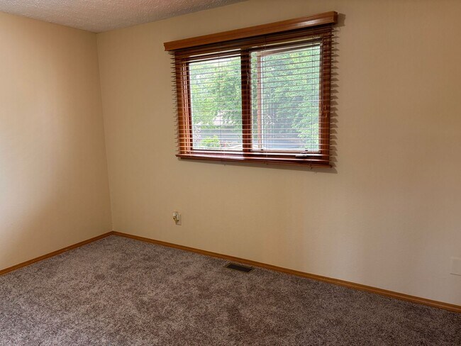 Foto del edificio - Updated 3 Bed / 2 Bath Turnagain Townhome!