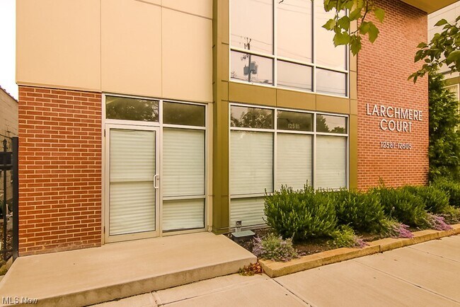 Foto del edificio - 12581 Larchmere Blvd