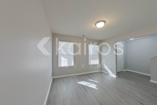 Building Photo - 633 Canal St