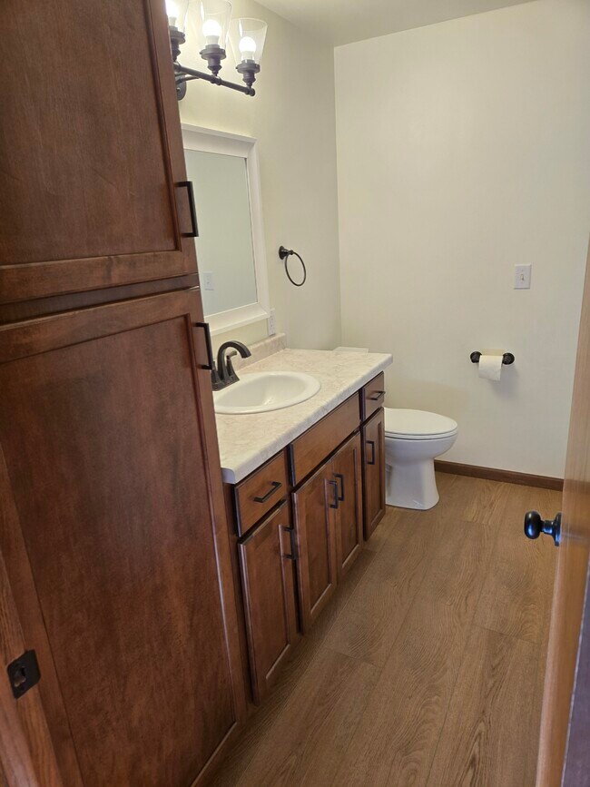 Foto del edificio - 2709 Hillwood Ct