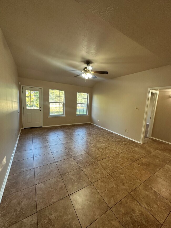 Foto del edificio - 2309 S Austin St