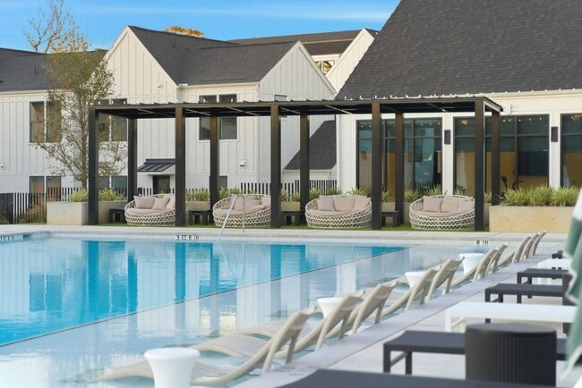 Building Photo - The Sylvan in the Woodlands
