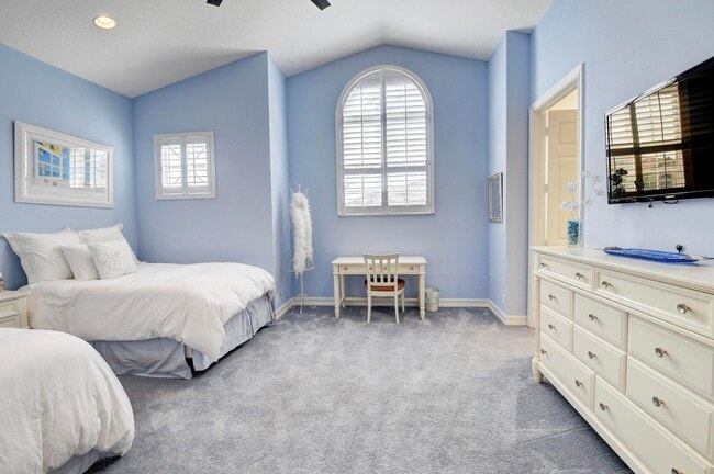Building Photo - 6300 Graycliff Dr