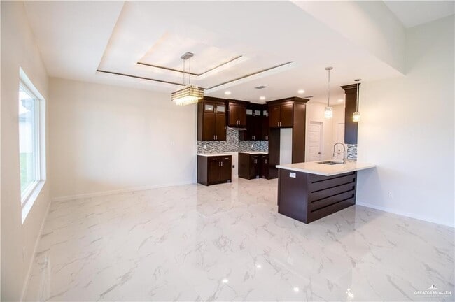 Building Photo - 15 S Livingston St