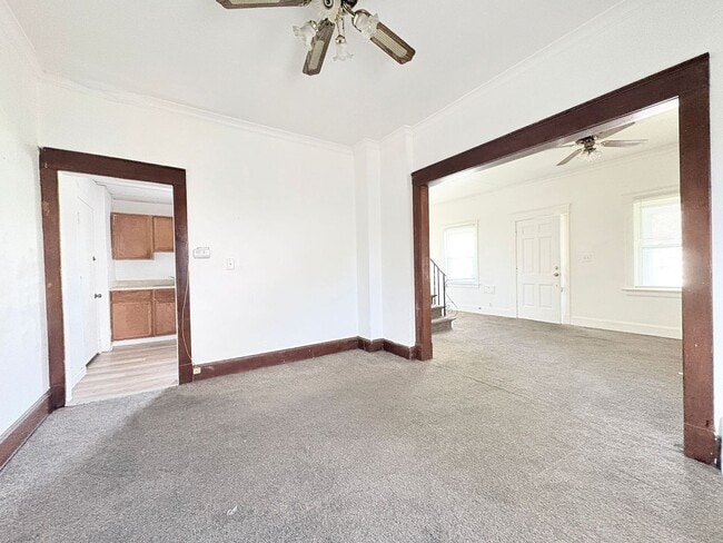 Building Photo - 1809 Oakwood Ave