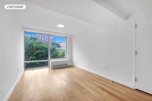 Building Photo - 111 E 115th St