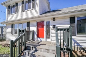 Building Photo - 1912 S Glebe Rd