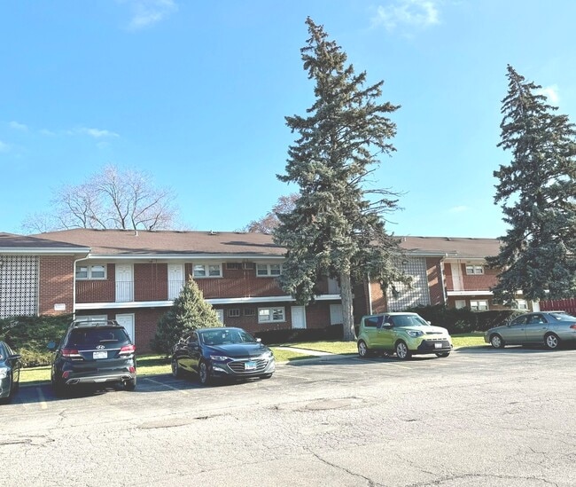 Building Photo - 1105 Holiday Ln