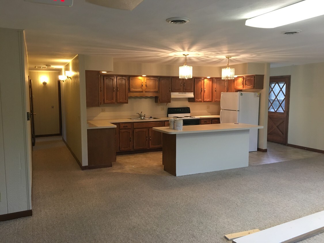 135 Linn St, Baraboo, WI 53913 Apartments in Baraboo, WI