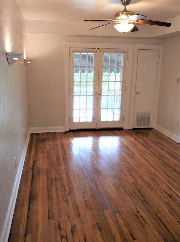 Living room with private balcony - 108 Newburn Dr