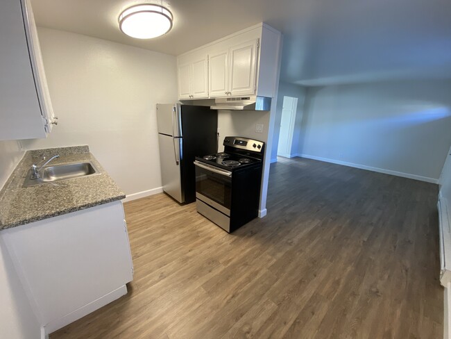 Building Photo - Mosaic Apartments