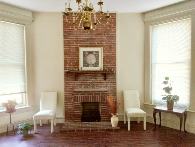 Foto del edificio - 1300 S 3rd St