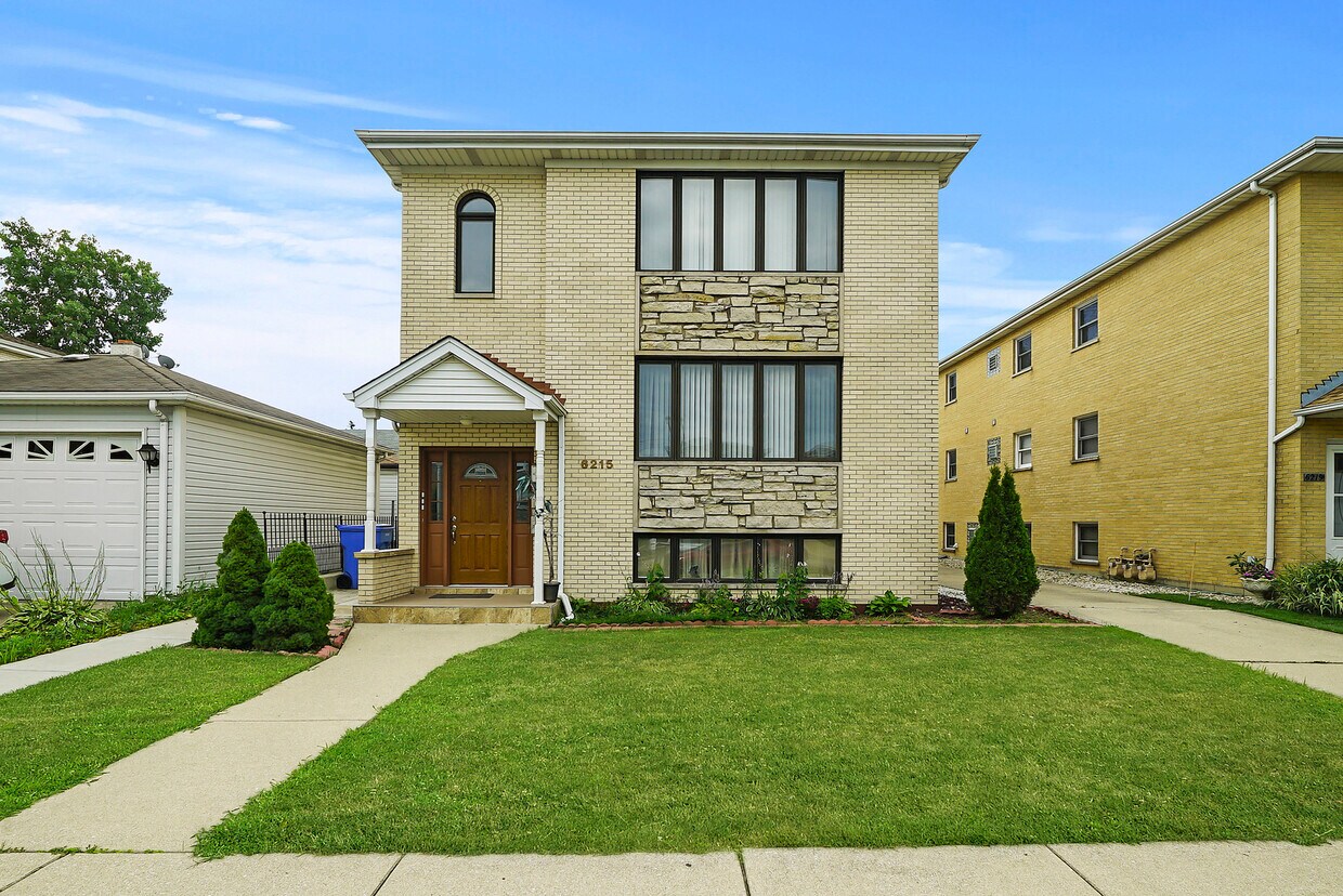 6215 W Lawrence Ave, Chicago, IL 60630 House Rental in Chicago, IL