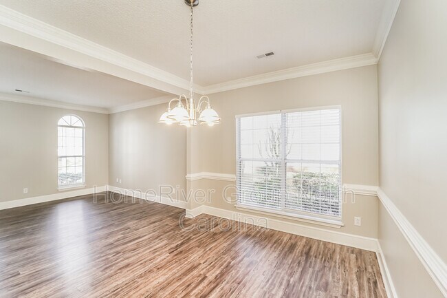 Building Photo - 7121 Scuppernong Ct