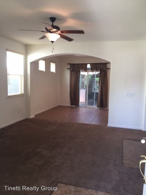 Building Photo - 474 Hydrangea Ct