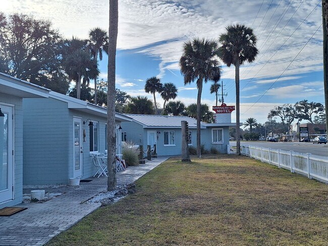 Foto del edificio - NSB FURNISHED EFFICIENCY UNIT-ALL UTILITIES INCLUDED INCLUDING WI-FI!