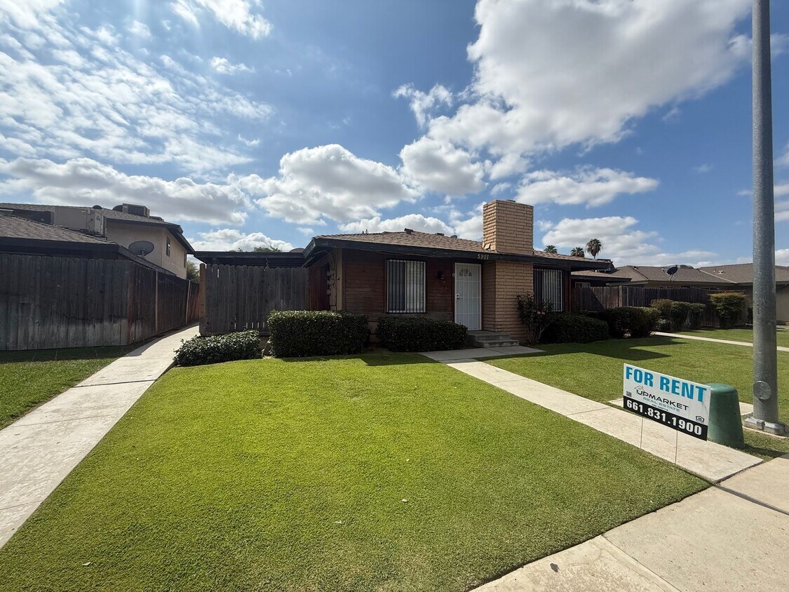 Foto principal - 5901 Nogal Ave