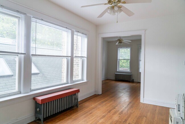Foto del edificio - Lakeview / Wrigleyville - 1 Bed / 1 Bath -...