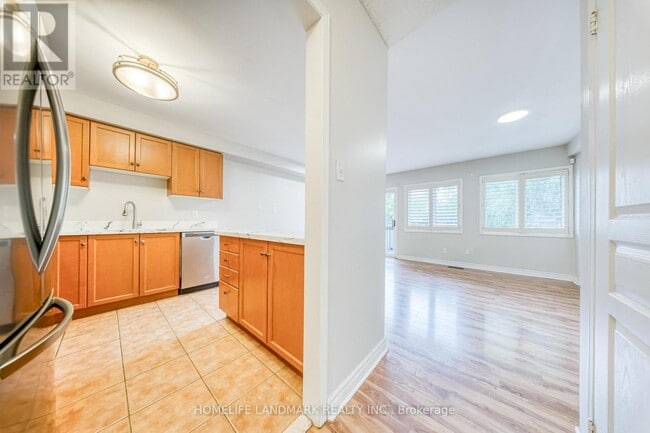 Building Photo - 2422 Nichols Dr