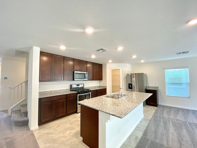 Building Photo - 8175 Seminario Ave