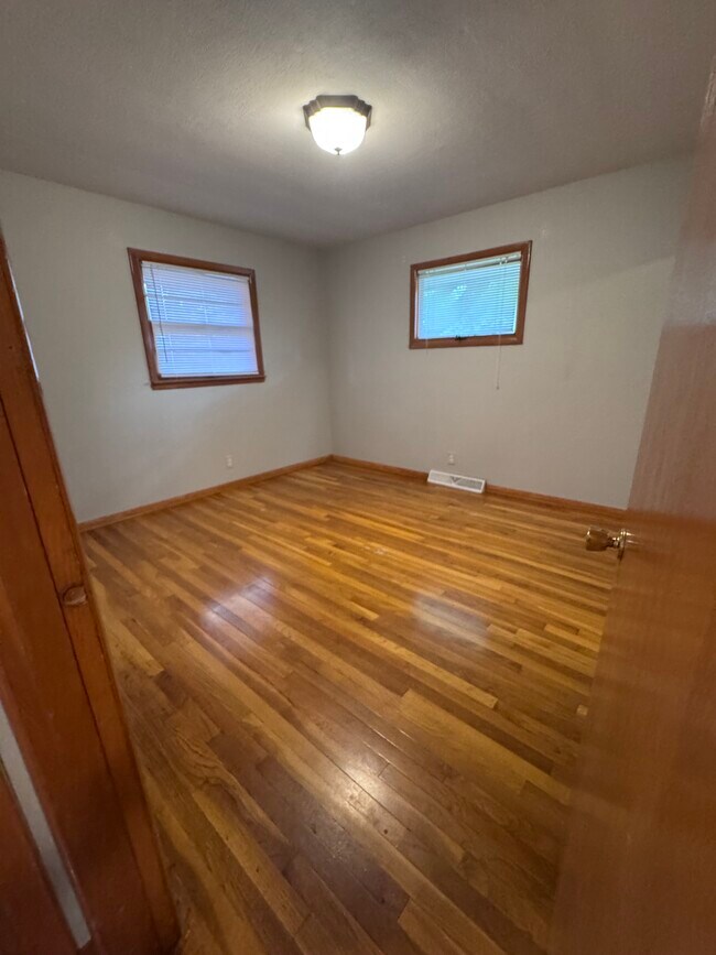 Foto del edificio - 448 W Adams Ave