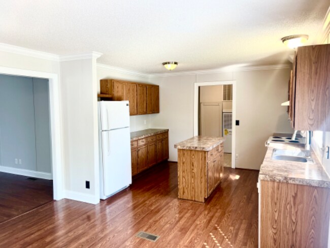 Foto del edificio - 2024 Rocky Creek Ln