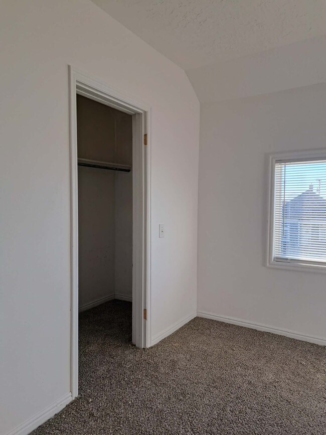 Building Photo - 3278 Ogden Ave