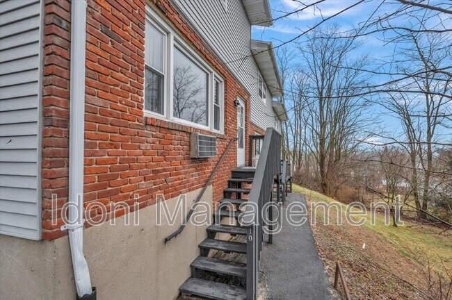 Foto del edificio - 108 Buckridge Rd