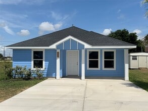 Building Photo - 619 W Bayshore Dr