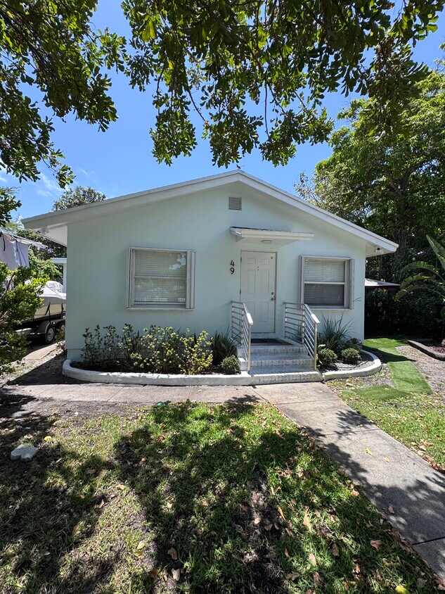 Foto principal - 49 SW 14th St
