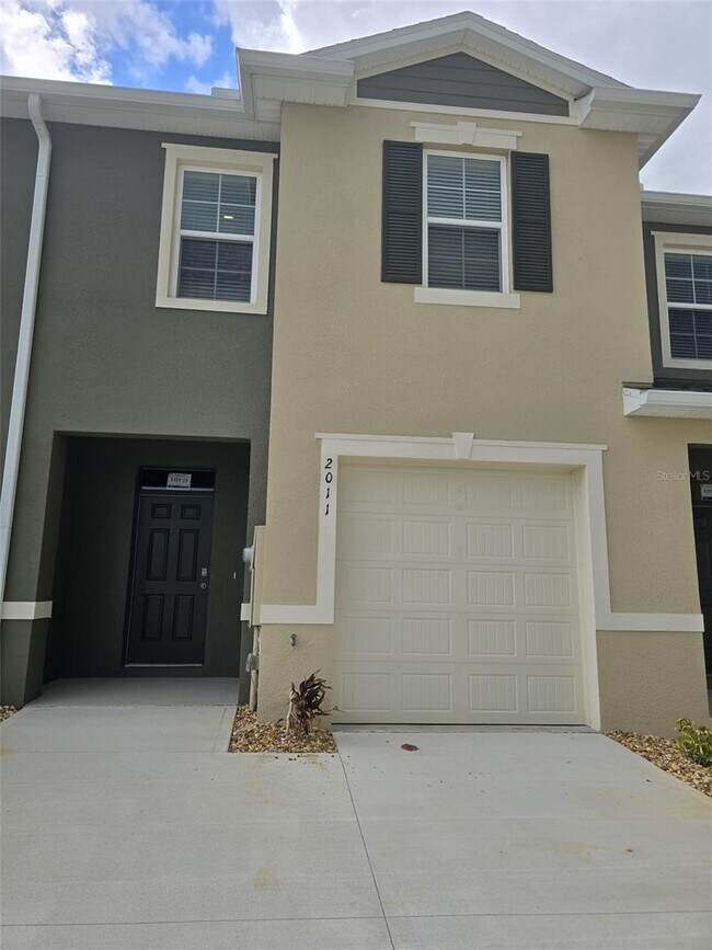 Building Photo - 2011 Monteverde Ave