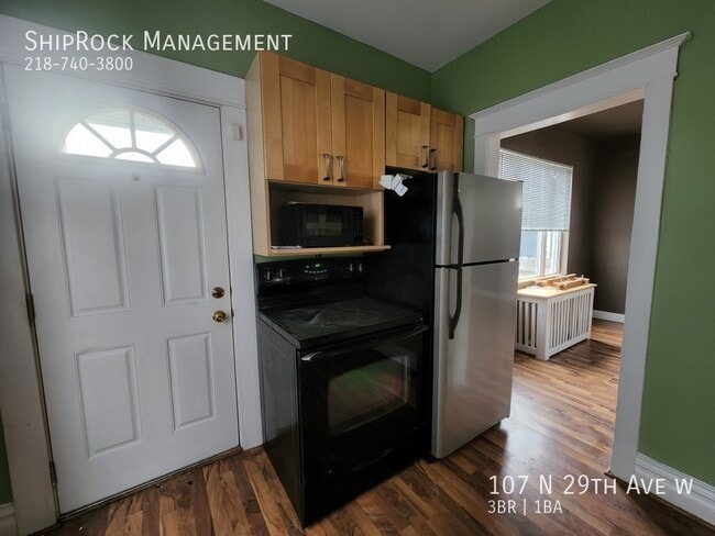 Building Photo - 107 N 29th Ave W
