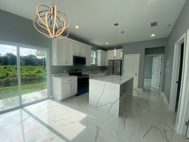 Building Photo - 270 Mockingbird Ln