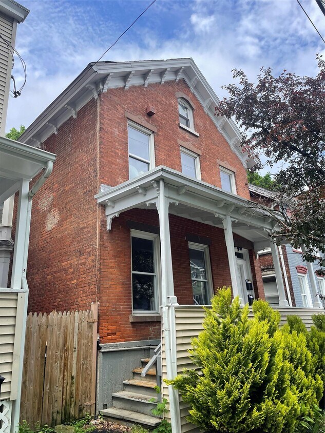Foto principal - 30 Conklin St