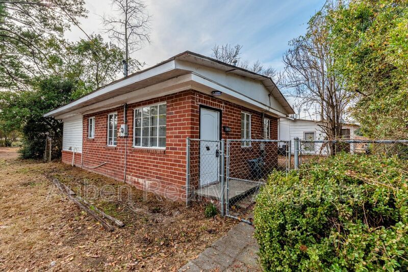 Primary Photo - 935 Murphy St
