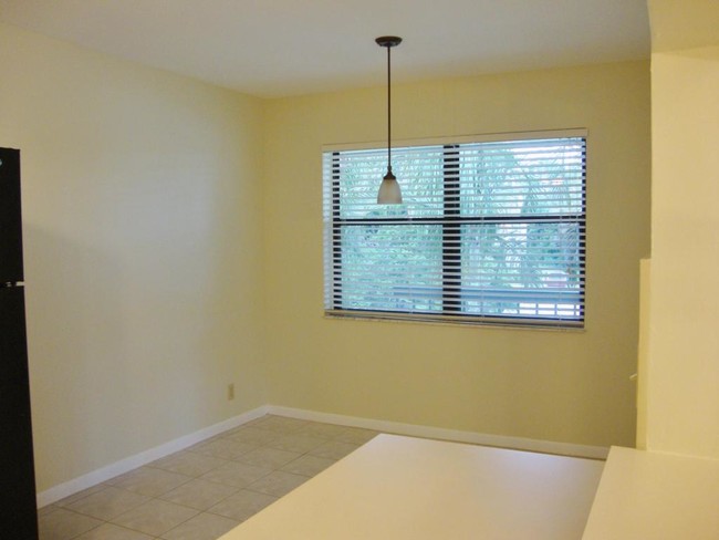 Building Photo - 7626 Tahiti Ln