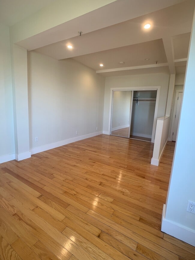 Building Photo - 4744 Balboa St