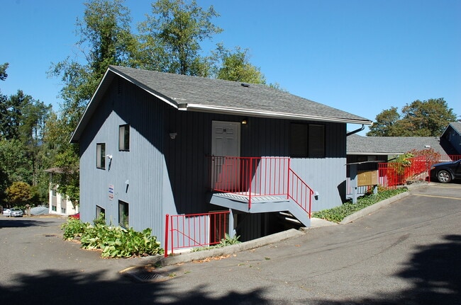 Building Photo - 108 Kensington Ave S
