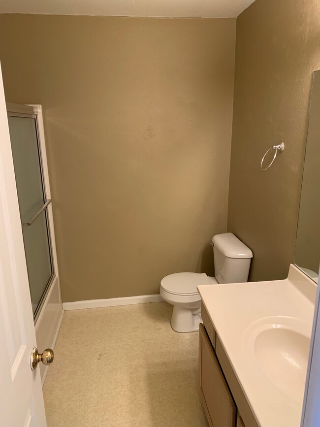 Building Photo - 1631 High Quest Cir