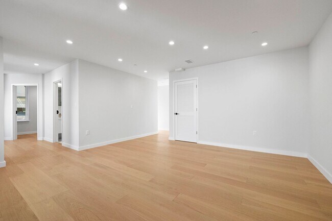Foto del edificio - 693 Sutter St
