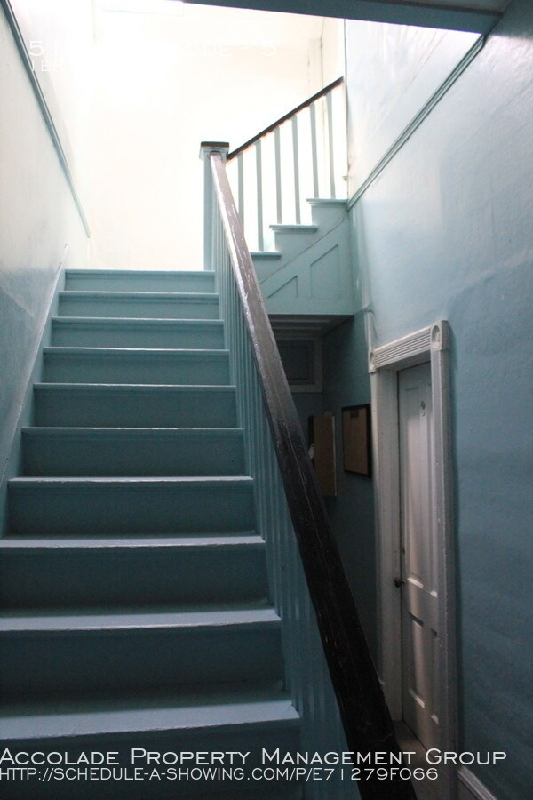 Building Photo - 511 N Sprague St