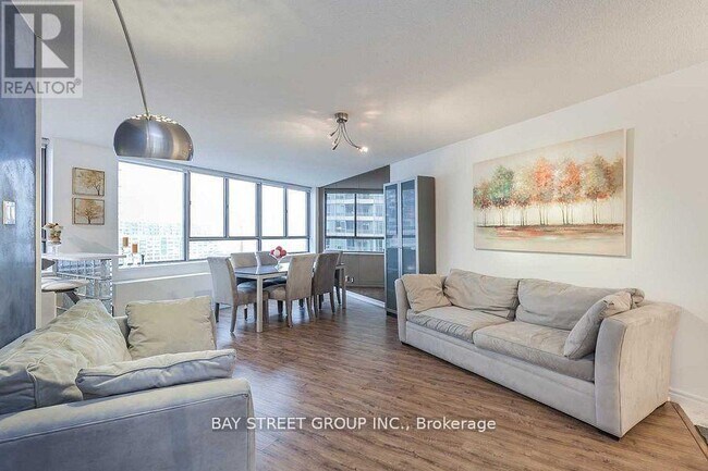 Photo du bâtiment - 250 Queens Quay W