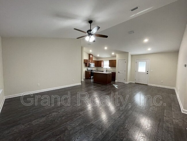 Foto del edificio - 4025 Brittany Ln