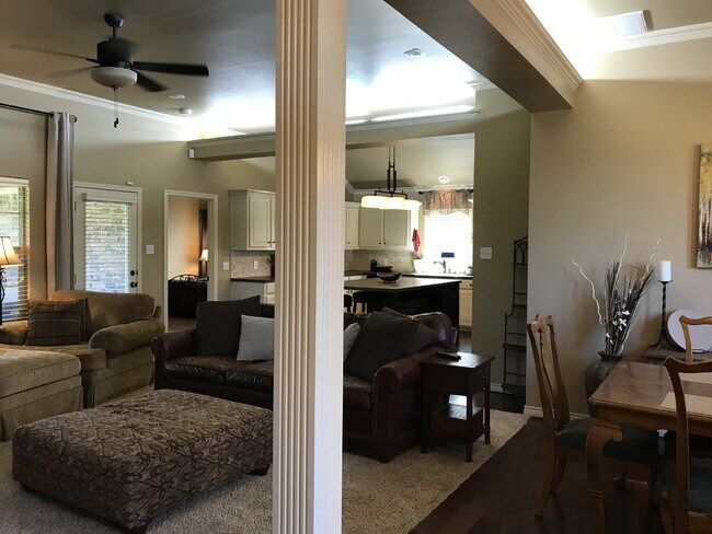 Building Photo - Beautiful Home in Cooper School District