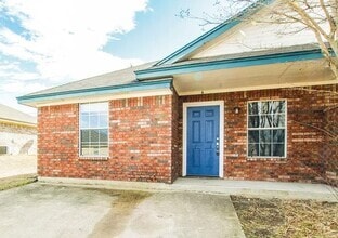 Building Photo - 3504 Littleleaf Dr