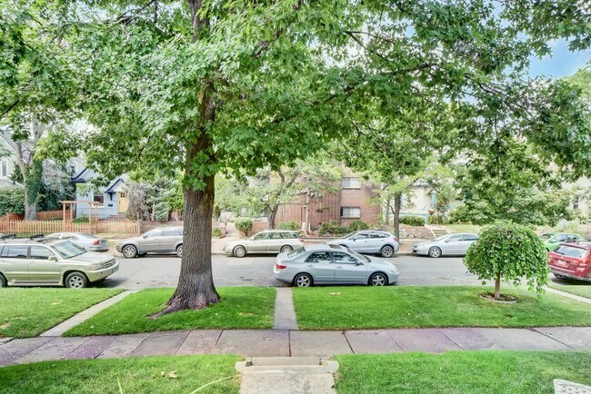 Foto del edificio - Gorgeous duplex near Cherry Creek!
